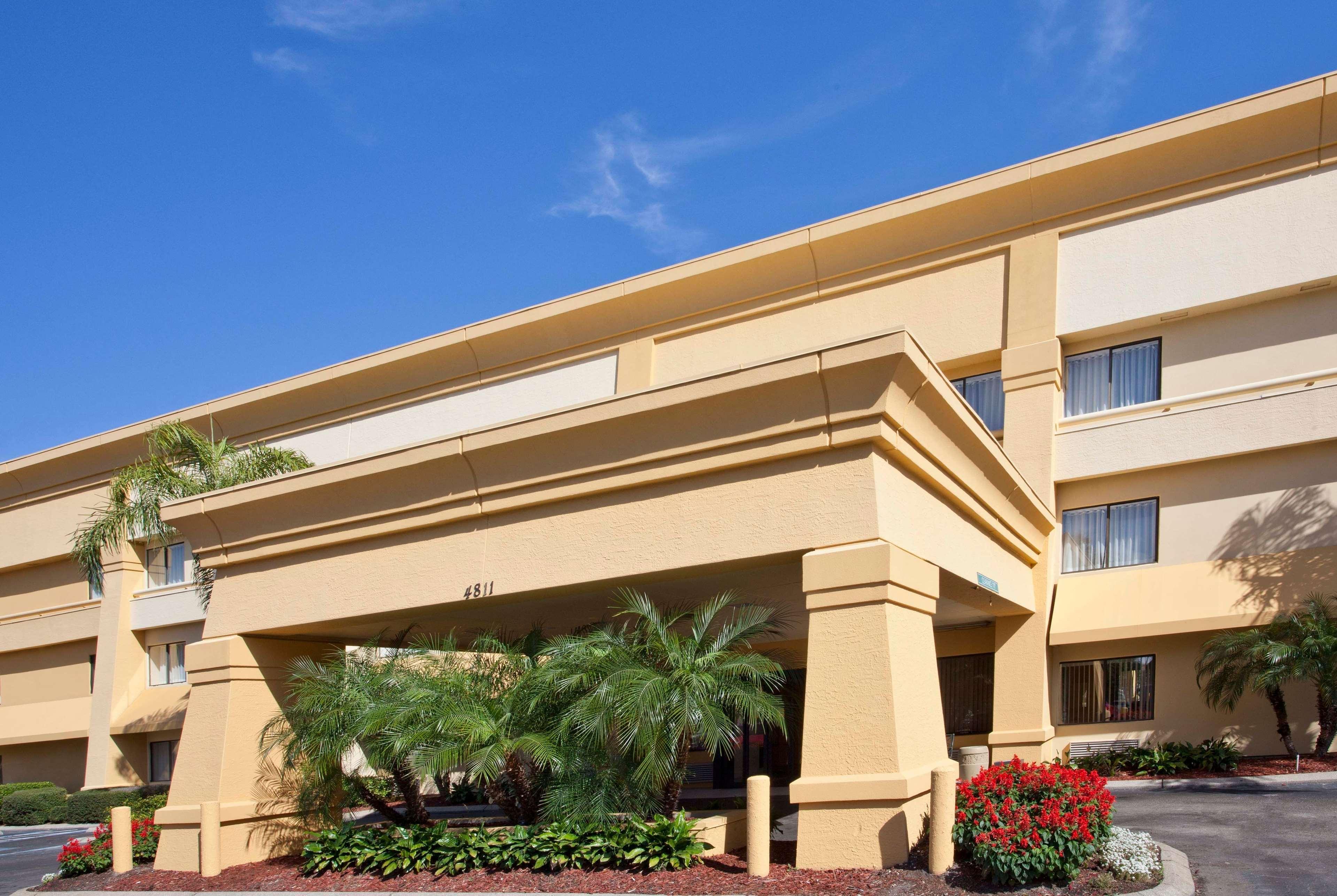 La Quinta By Wyndham Tampa Fairgrounds - Casino Hotel Eksteriør billede